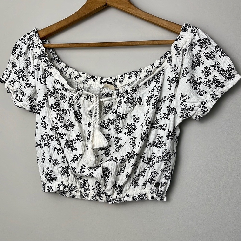 Roxy Floral Off-Shoulder Crop Top